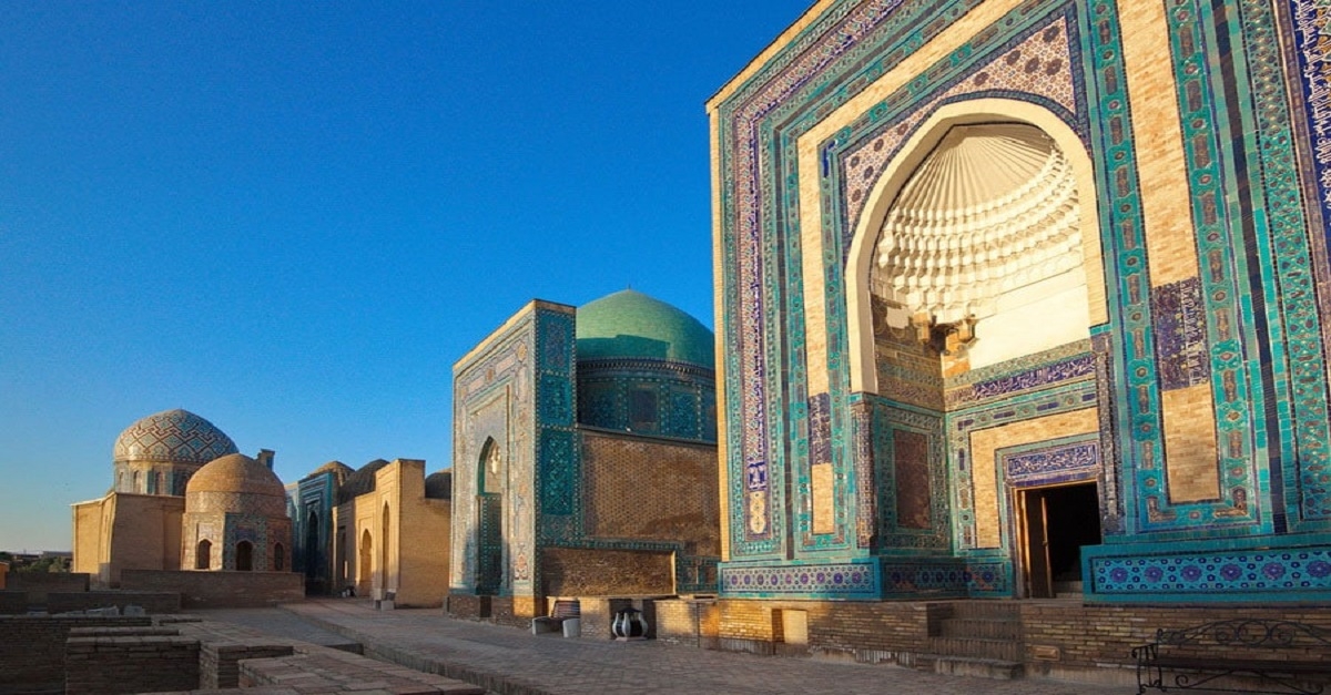 What is the weather like in Samarkand today, October 4?